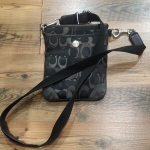 Coach Vintage Y2k Chelsea Signature Logo Canvas Swingpack Long Strap Black Gray